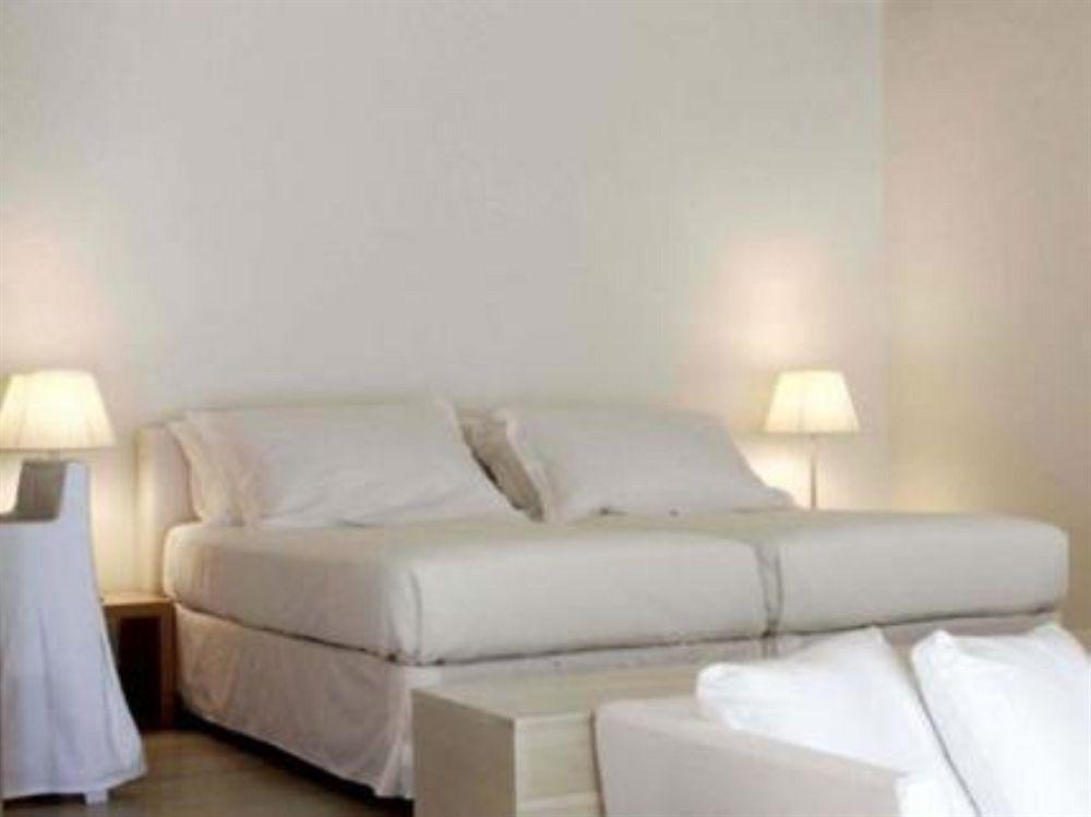 Thera Mare Perissa  Room photo