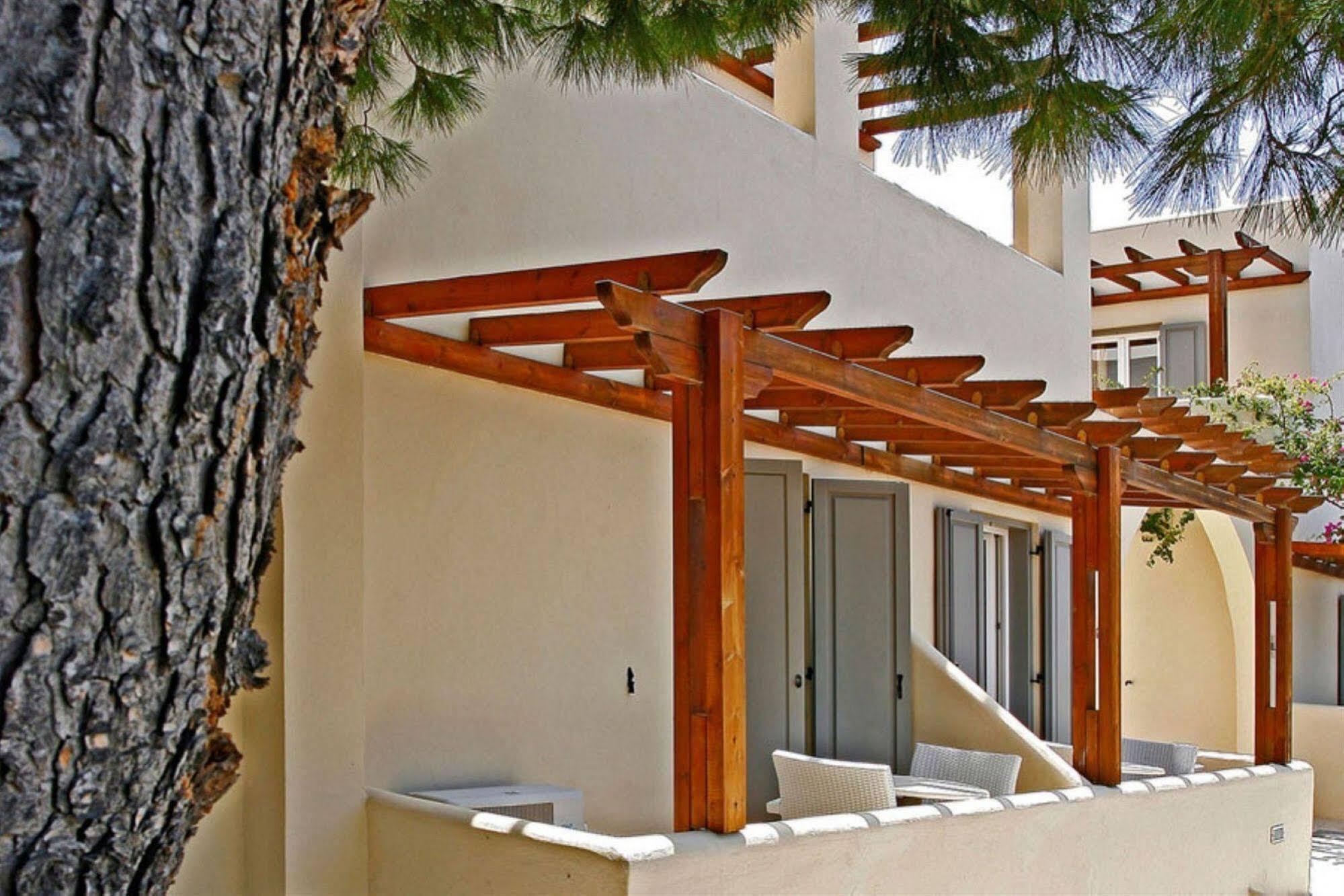 Thera Mare Perissa  Exterior photo